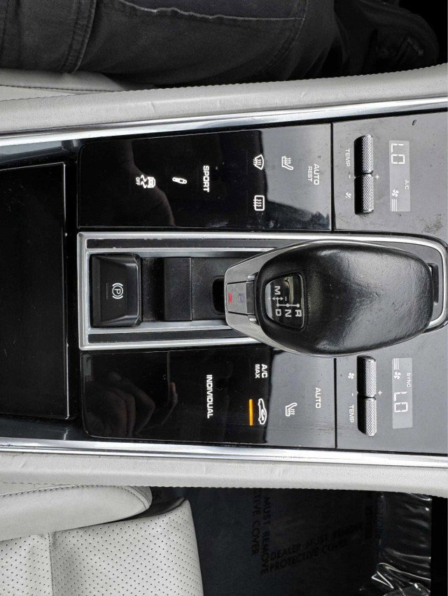 Used 2017 Porsche Panamera image 34