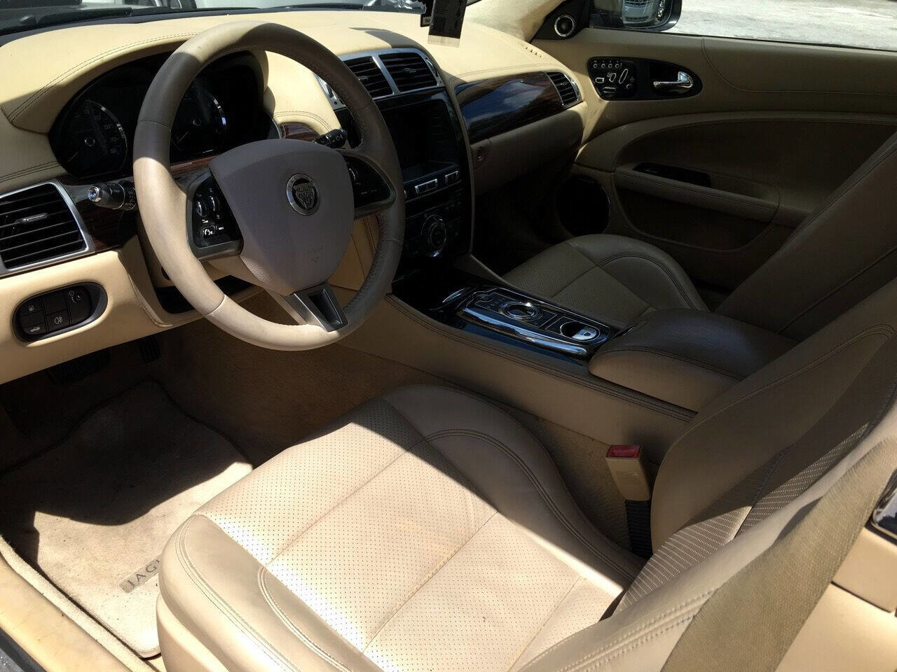Used 2013 Jaguar XK Coupe RWD image 26