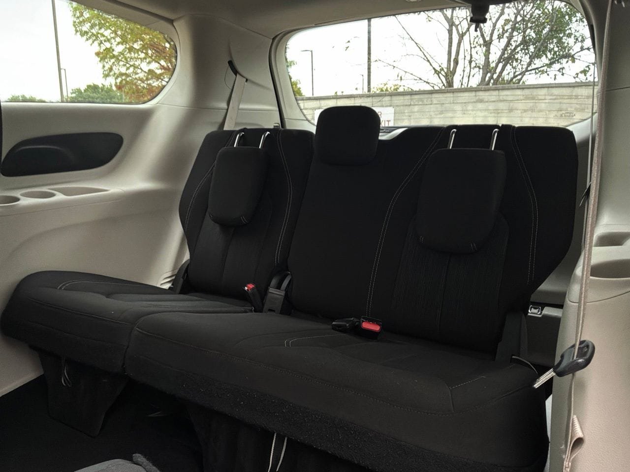 Used 2024 Chrysler Voyager LX FWD image 13