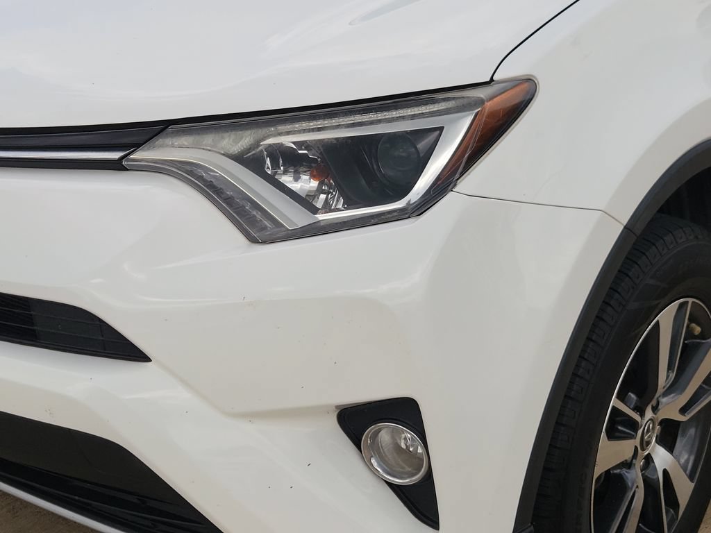 Used 2018 Toyota RAV4 XLE FWD image 10
