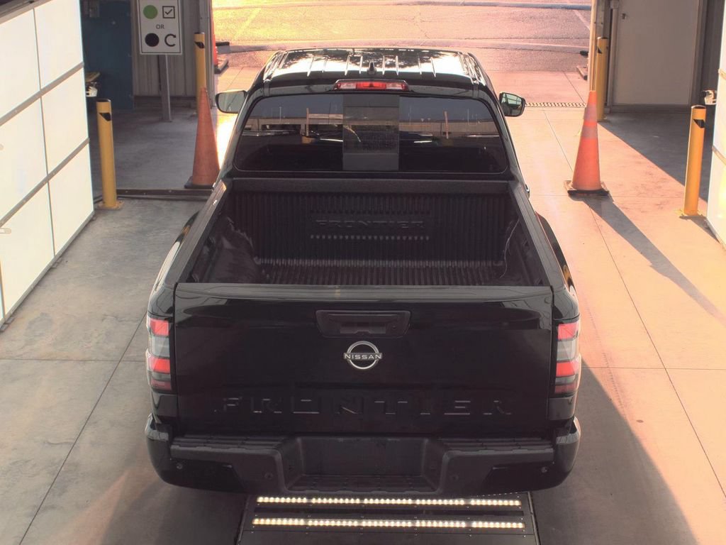 Certified 2025 Nissan Frontier SV RWD image 4