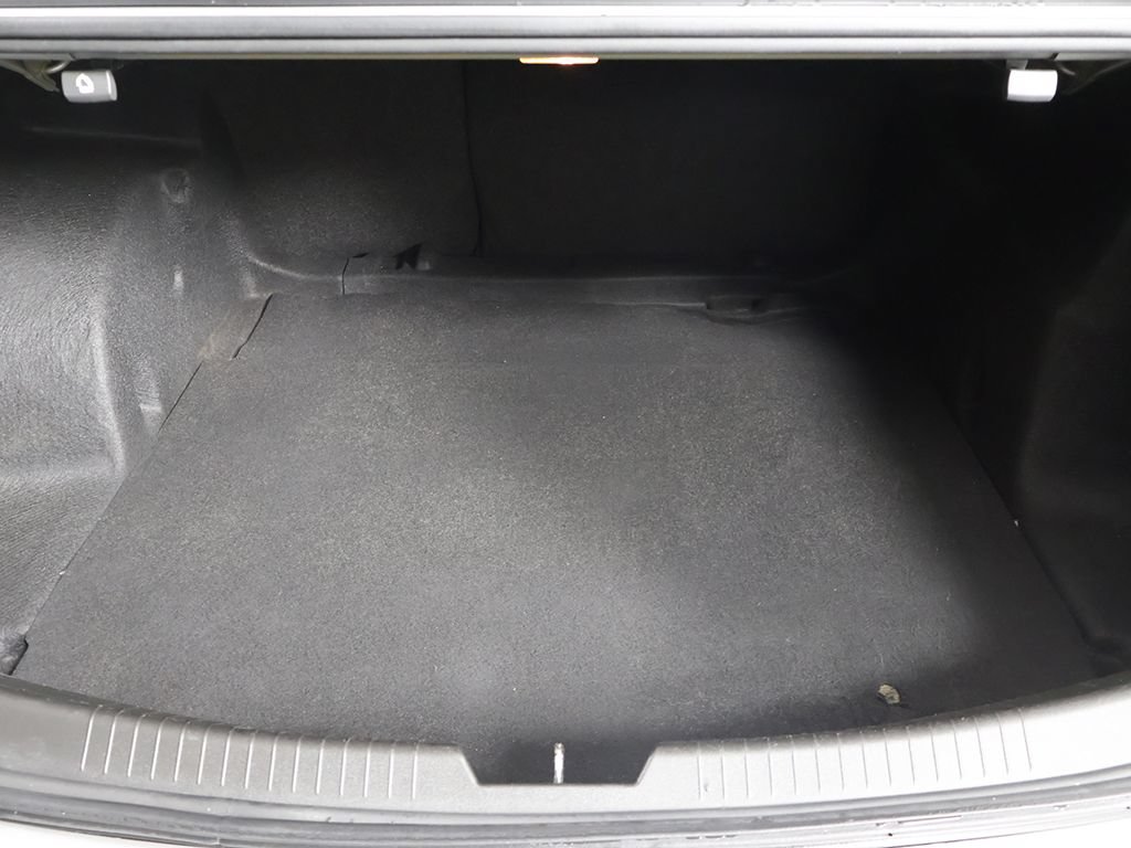 Used 2021 Chevrolet Malibu LT FWD image 16