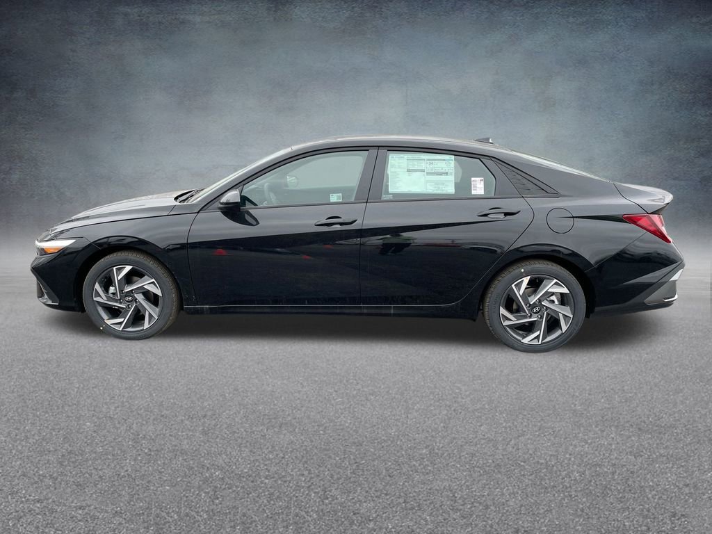 Certified 2025 Hyundai Elantra Sport image 28