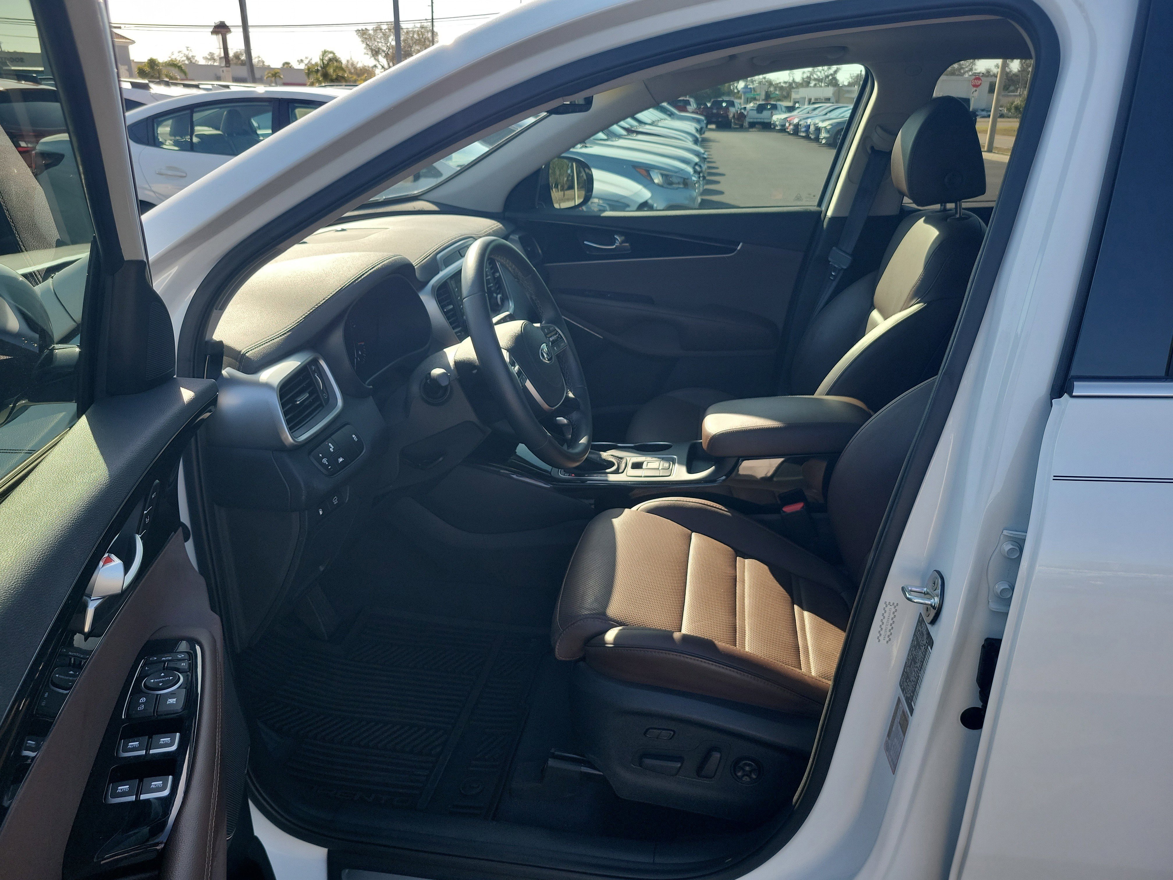 Used 2020 Kia Sorento SX image 24