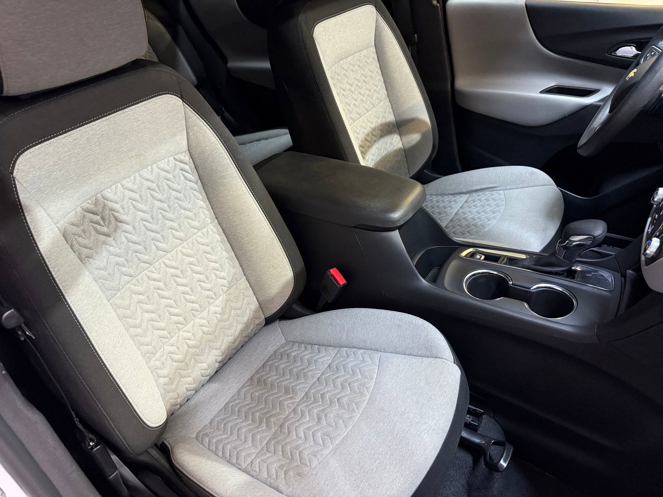 Used 2023 Chevrolet Equinox LS image 41