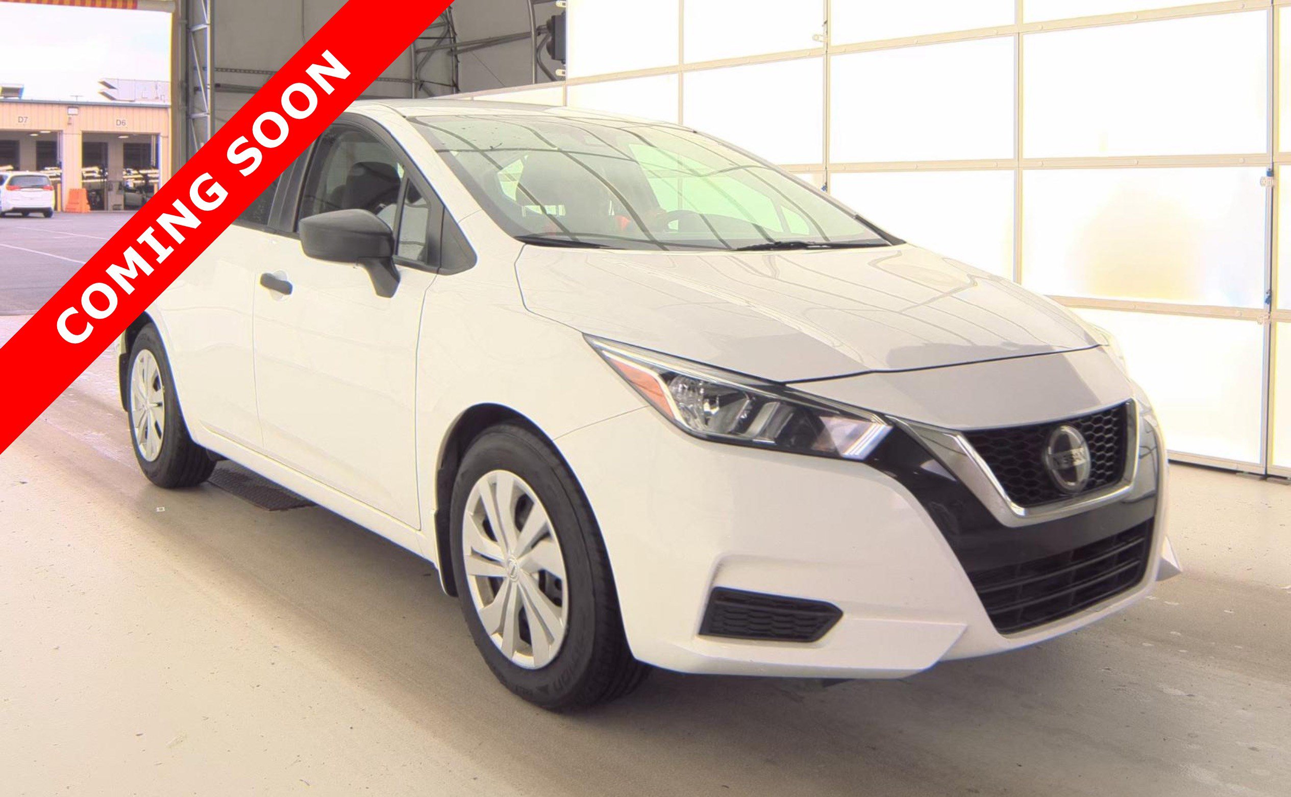 Used 2021 Nissan Versa S FWD image 3