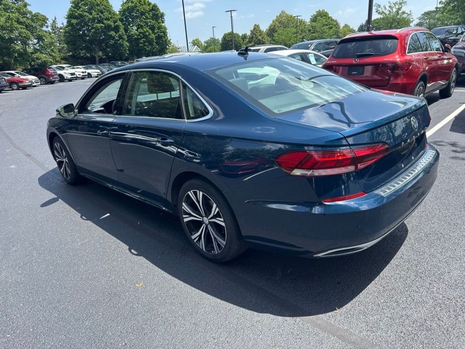 Used 2021 Volkswagen Passat 2.0T SE FWD image 7