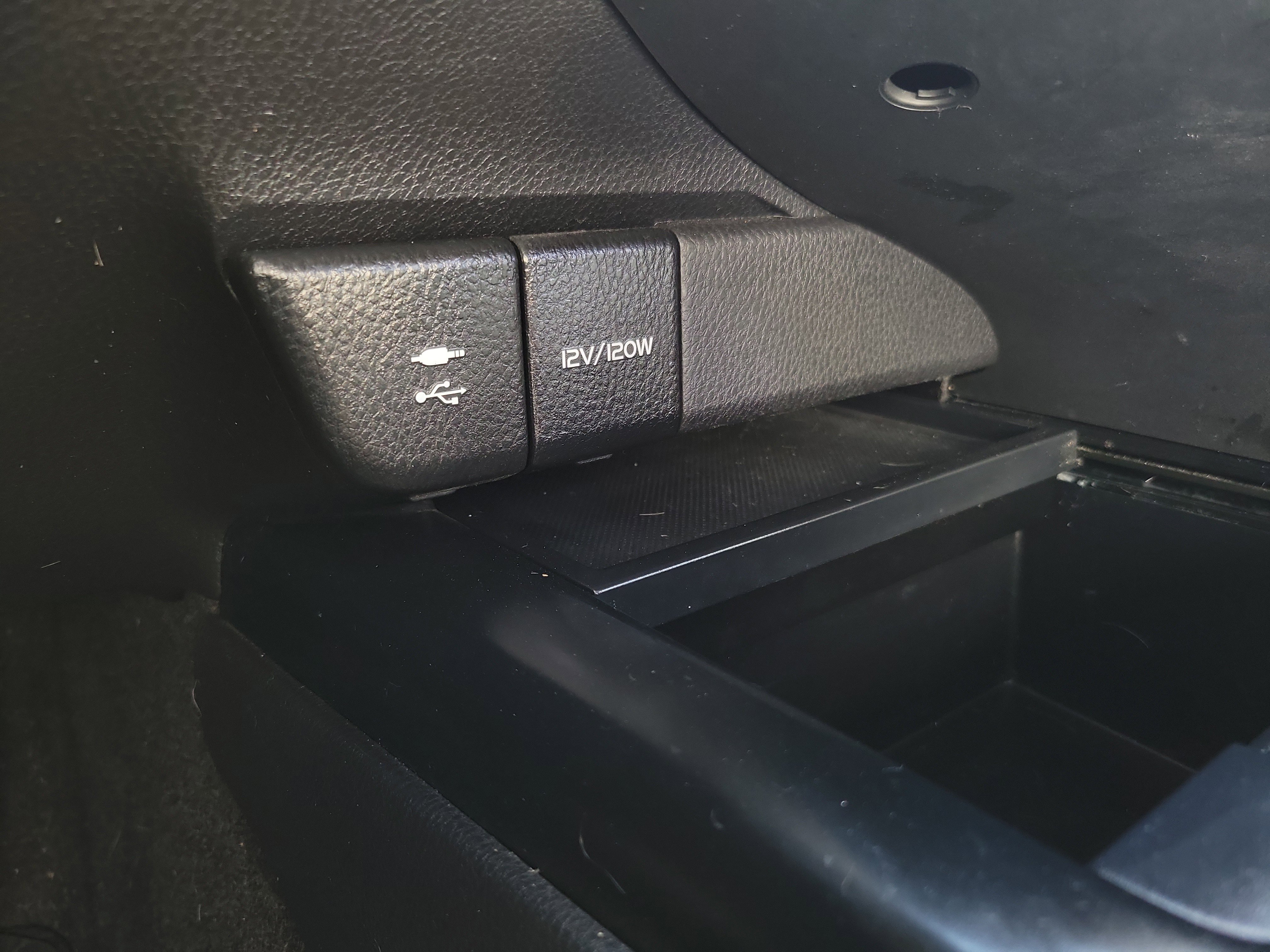 Certified 2018 Toyota Camry SE w/ Moonroof Package image 30