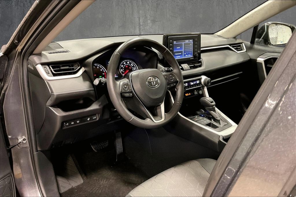 Used 2021 Toyota RAV4 XLE w/ Convenience Package AWD/4WD image 17
