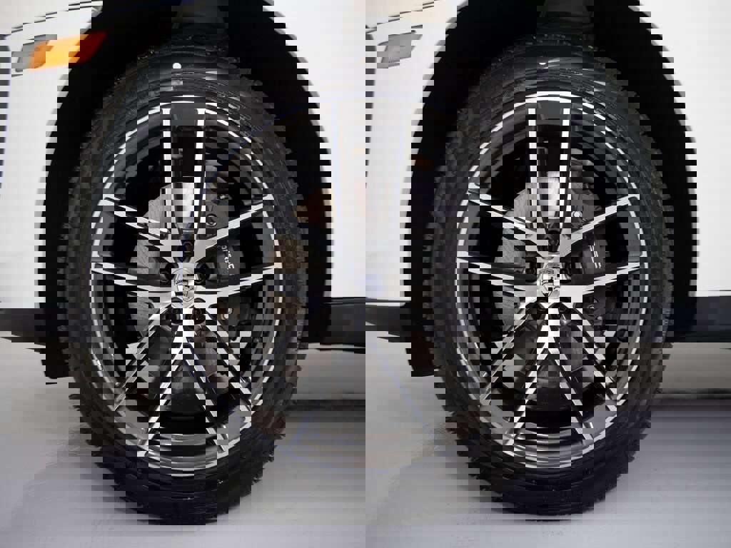 New 2026 Porsche Macan image 13