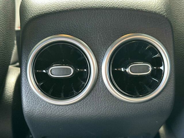 Used 2025 Mercedes-Benz GLA 250 4MATIC image 16