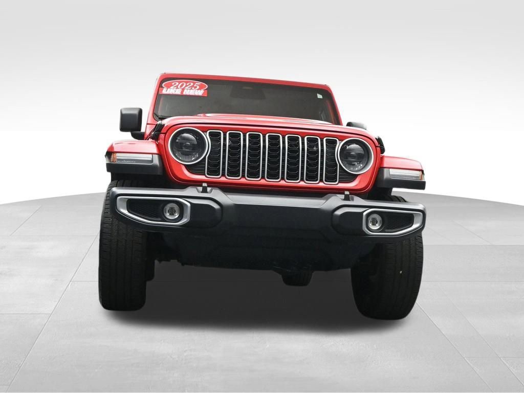 Used 2025 Jeep Wrangler Unlimited Sahara AWD/4WD image 31