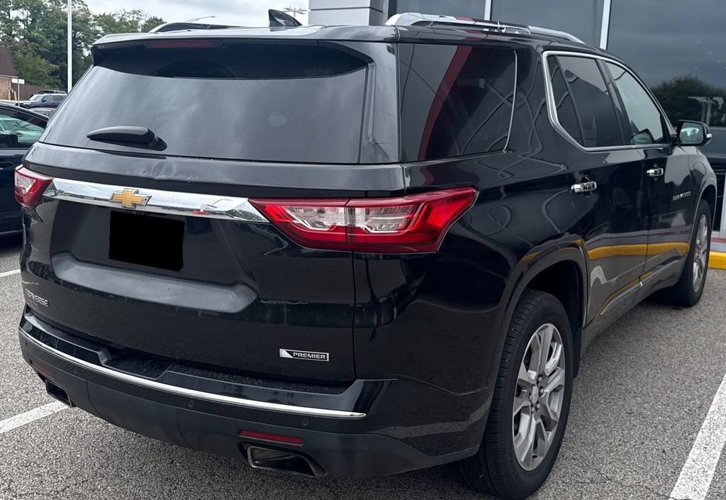 Used 2018 Chevrolet Traverse Premier w/ Driver Confidence II Package FWD image 6