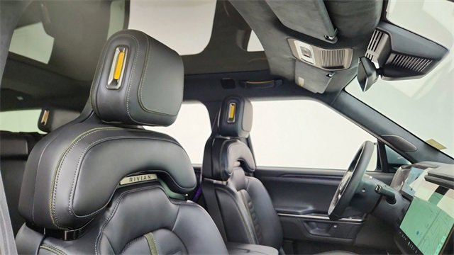 Used 2025 Rivian R1S Adventure image 22