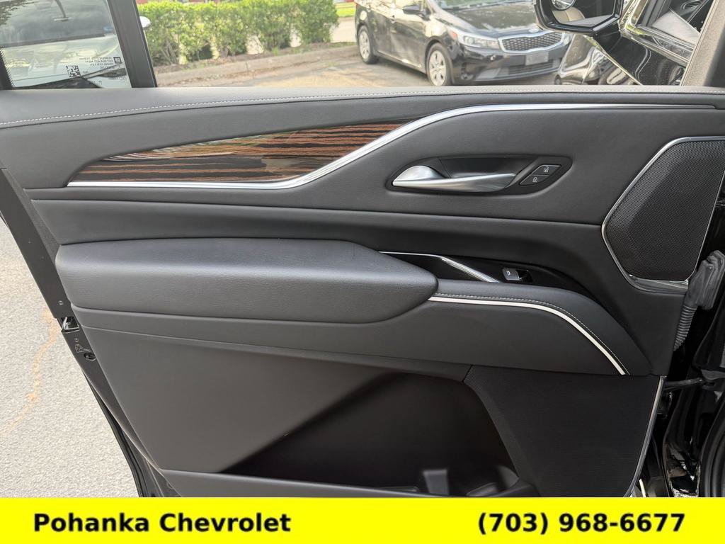 Used 2023 Cadillac Escalade ESV Luxury AWD/4WD image 21