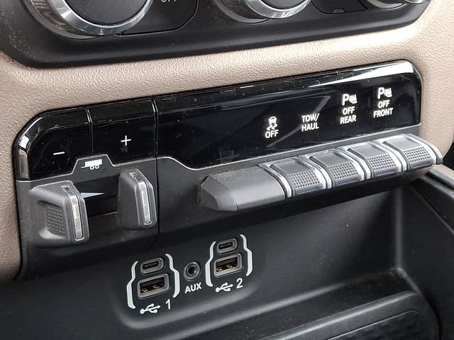 Used 2022 RAM 1500 Laramie AWD/4WD image 23