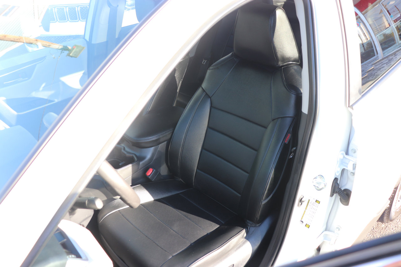 Used 2025 Toyota RAV4 XLE image 11