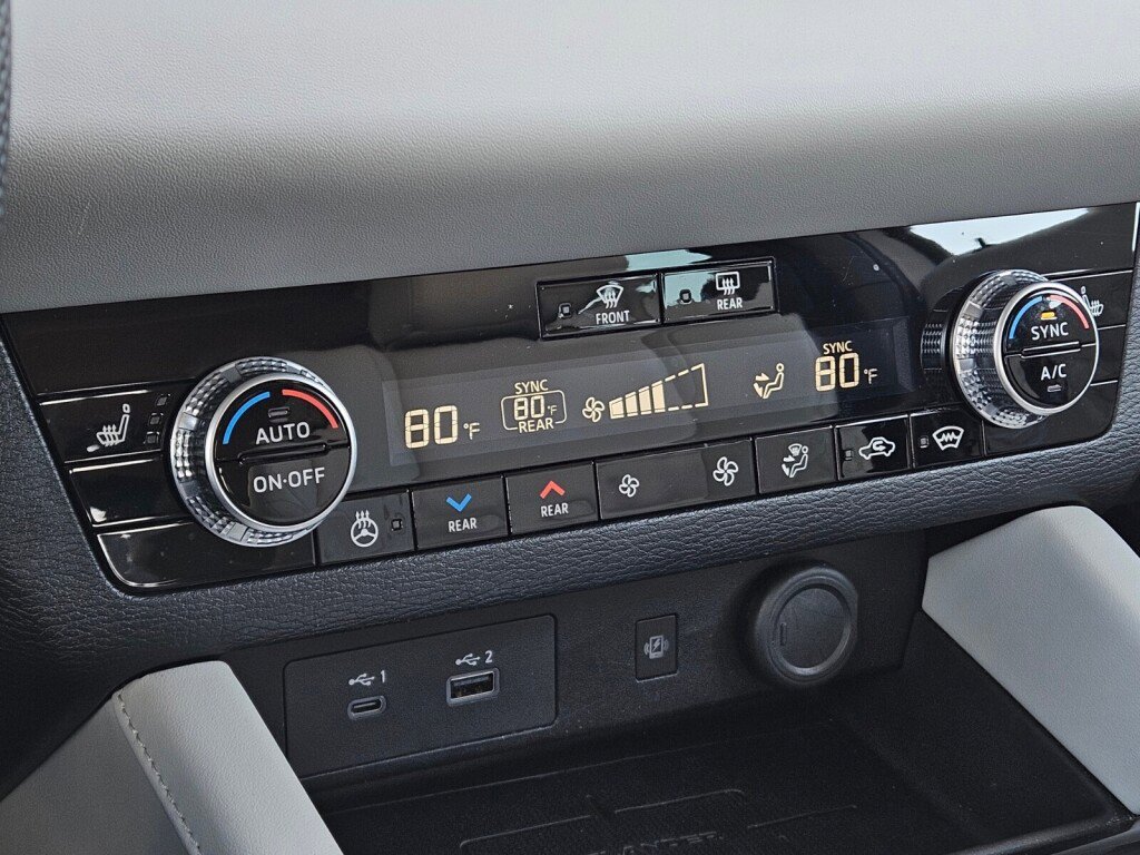 Used 2023 Mitsubishi Outlander SEL image 19