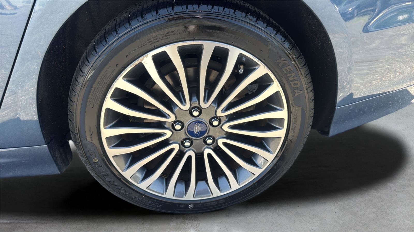 Used 2018 Ford Fusion Titanium AWD/4WD image 27