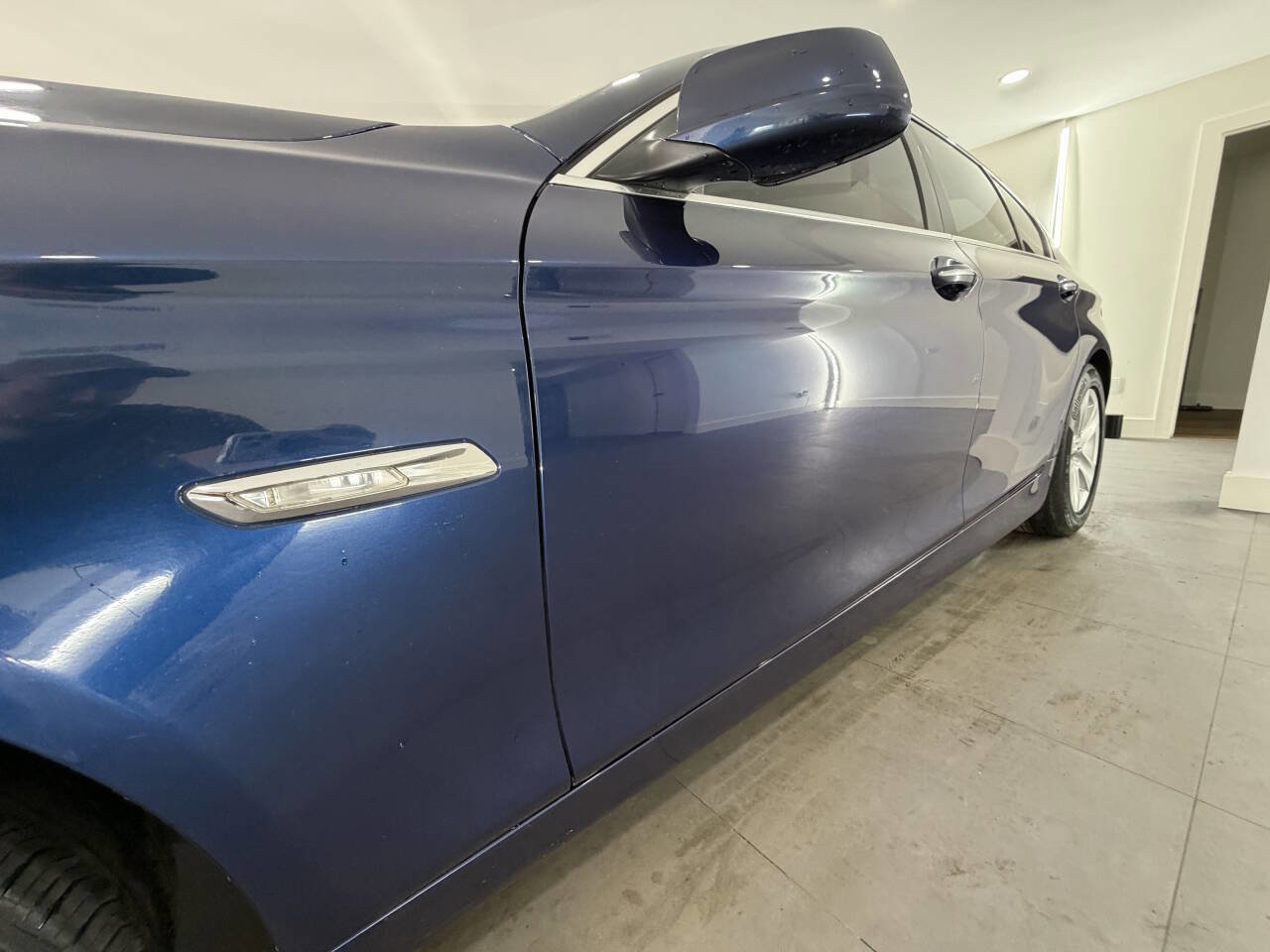Used 2013 BMW 528i xDrive Sedan AWD/4WD image 3