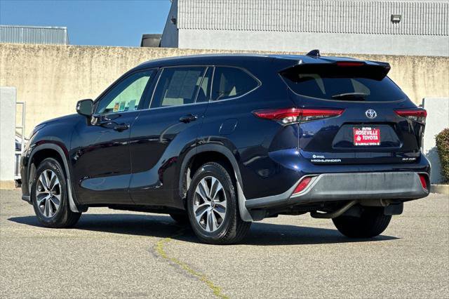 Certified 2022 Toyota Highlander XLE image 7