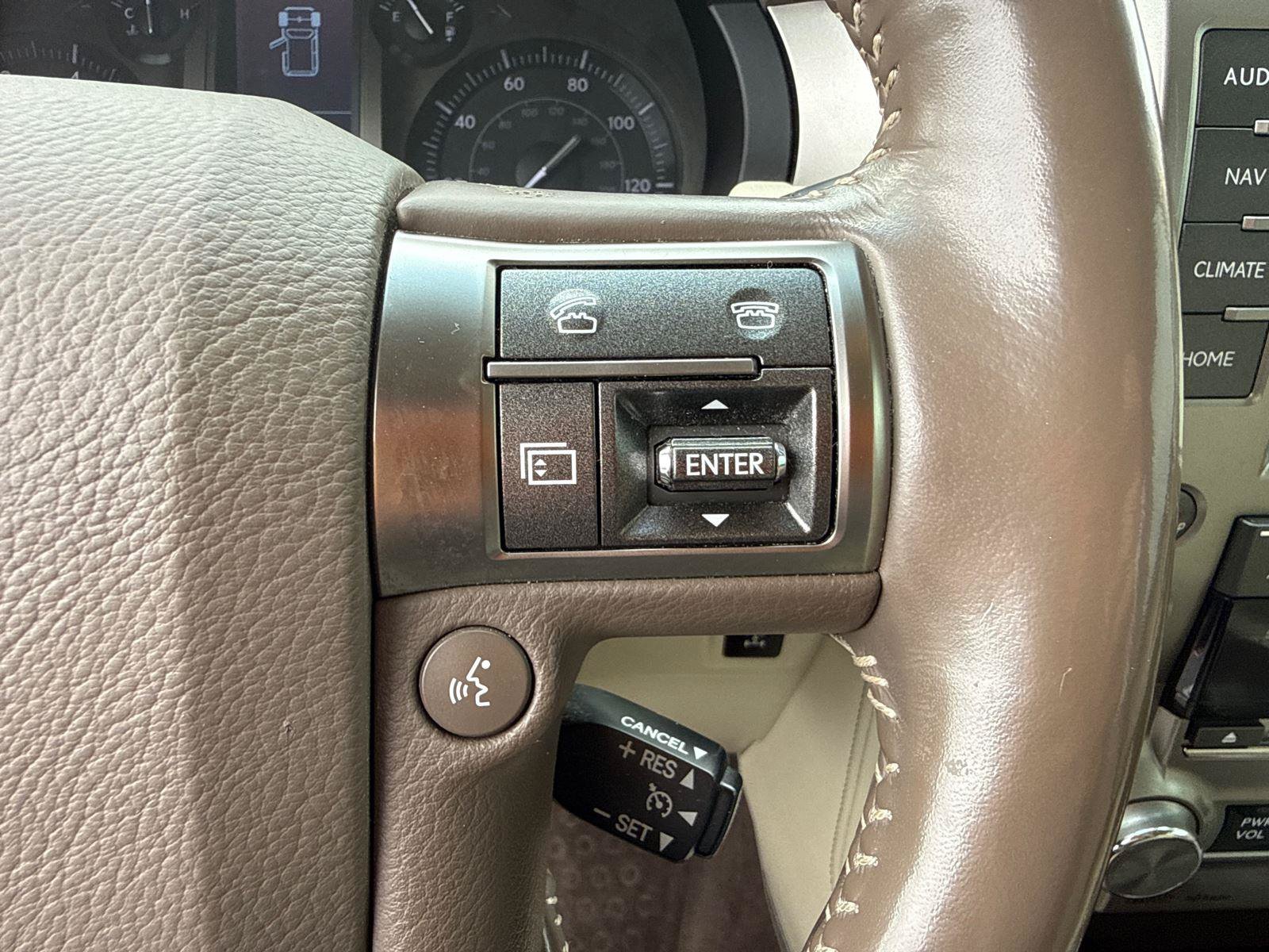 Used 2017 Lexus GX 460 Luxury w/ Preferred Accessory Package AWD/4WD image 18