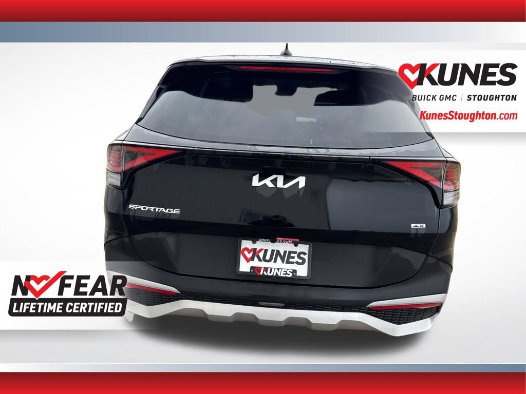 Used 2025 Kia Sportage LX image 10