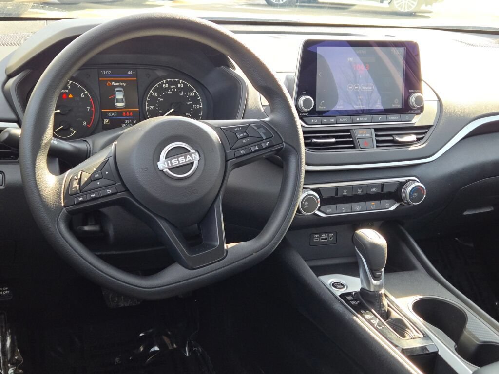 Used 2025 Nissan Altima 2.5 S FWD image 16