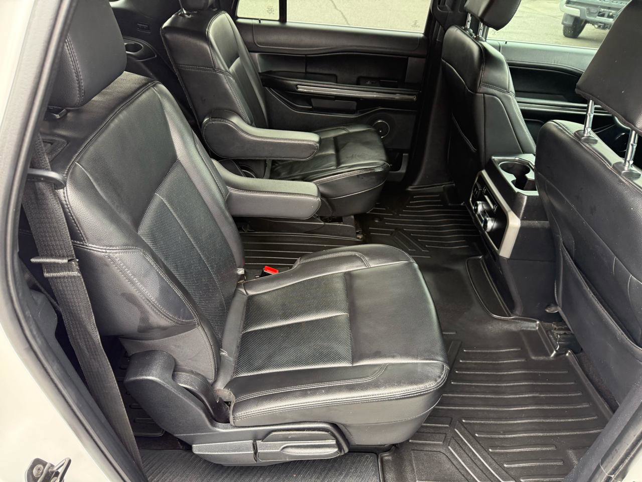 Used 2020 Ford Expedition Max XLT w/ Equipment Group 201A RWD image 18