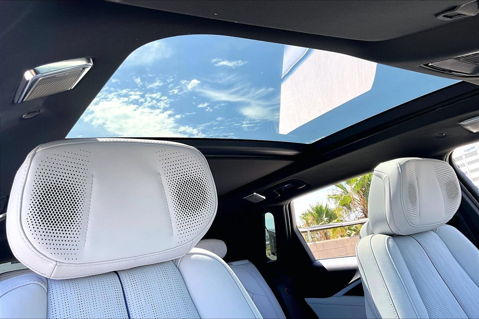 New 2026 Cadillac Lyriq Premium Luxury w/ LPO, Floor Liner Package AWD/4WD image 18