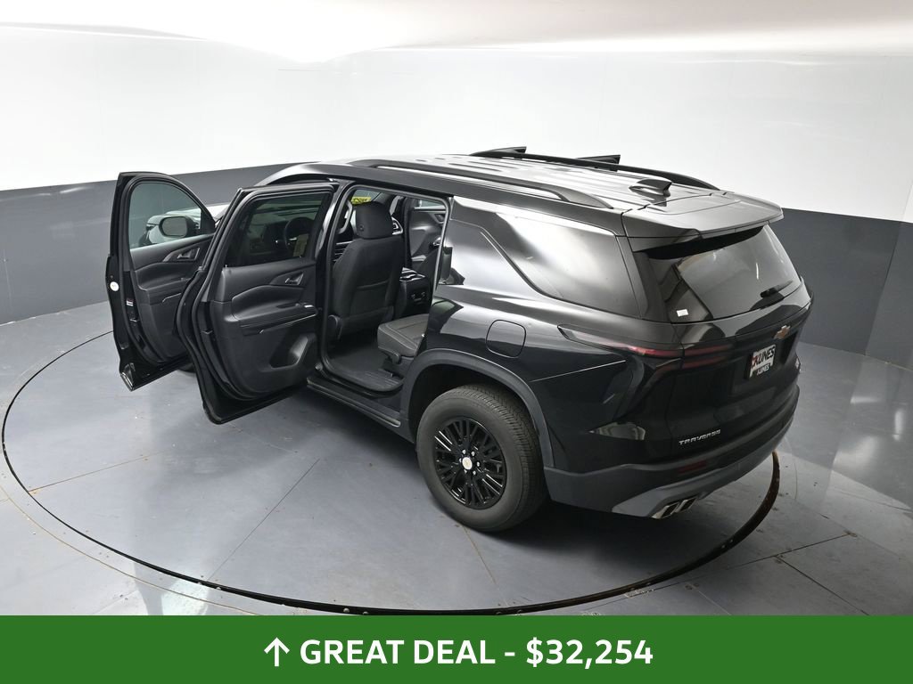 Used 2024 Chevrolet Traverse LT FWD image 68