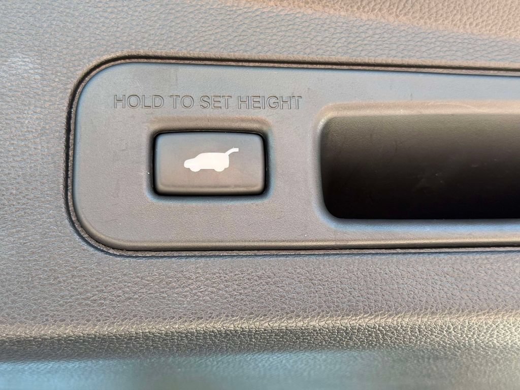 Certified 2023 Acura MDX SH-AWD w/ Advance Package image 9