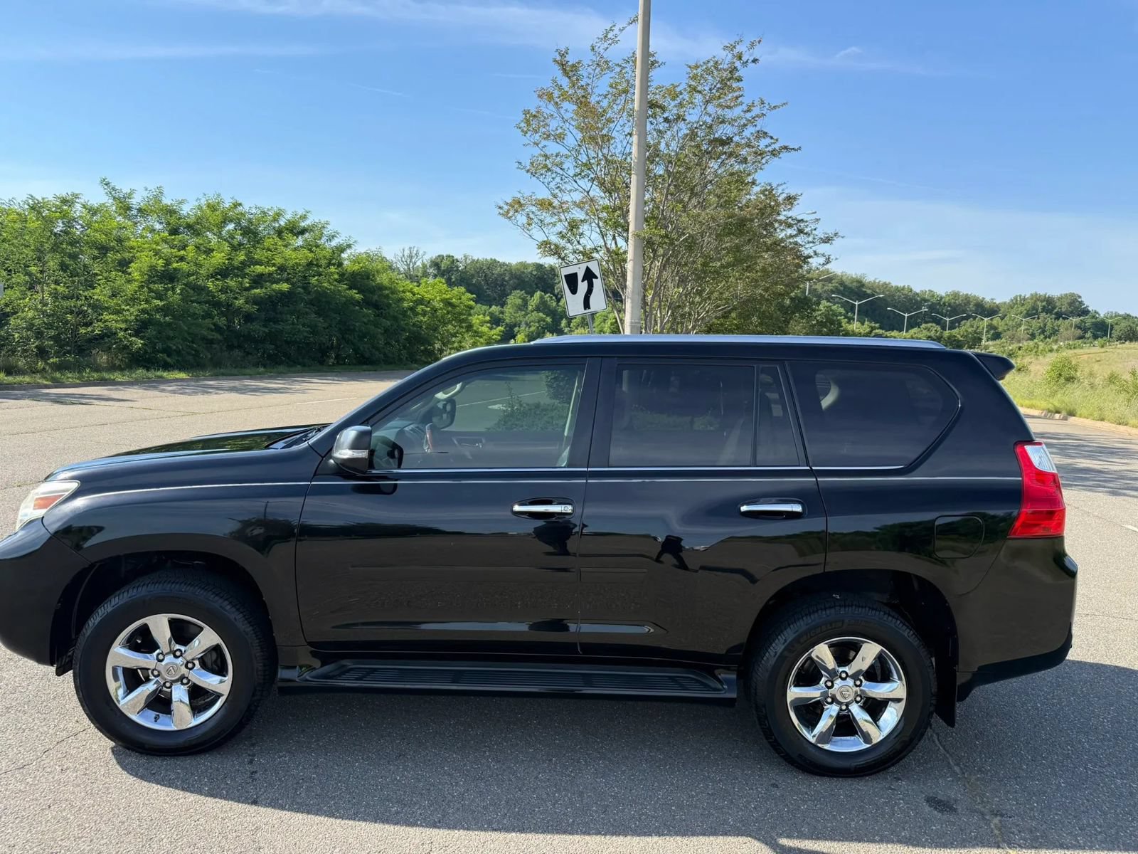 Used 2010 Lexus GX 460 AWD/4WD image 3