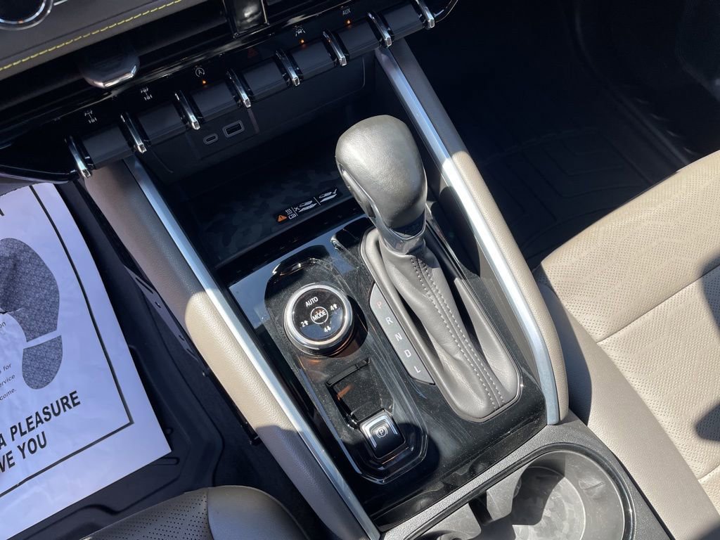 Used 2023 Chevrolet Colorado ZR2 w/ ZR2 Convenience Package III image 17