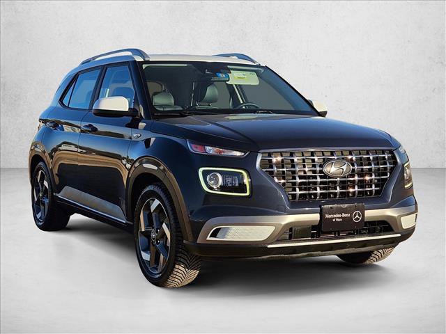 Used 2020 Hyundai Venue image 3
