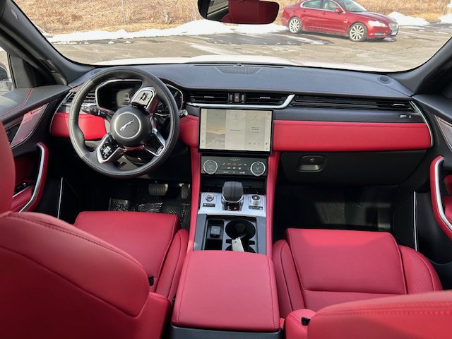 New 2025 Jaguar F-PACE R-Dynamic S image 18