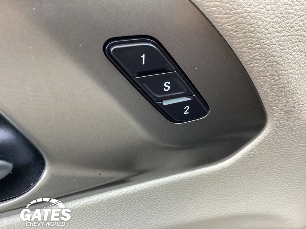 Used 2021 Chrysler Pacifica Touring-L FWD image 25