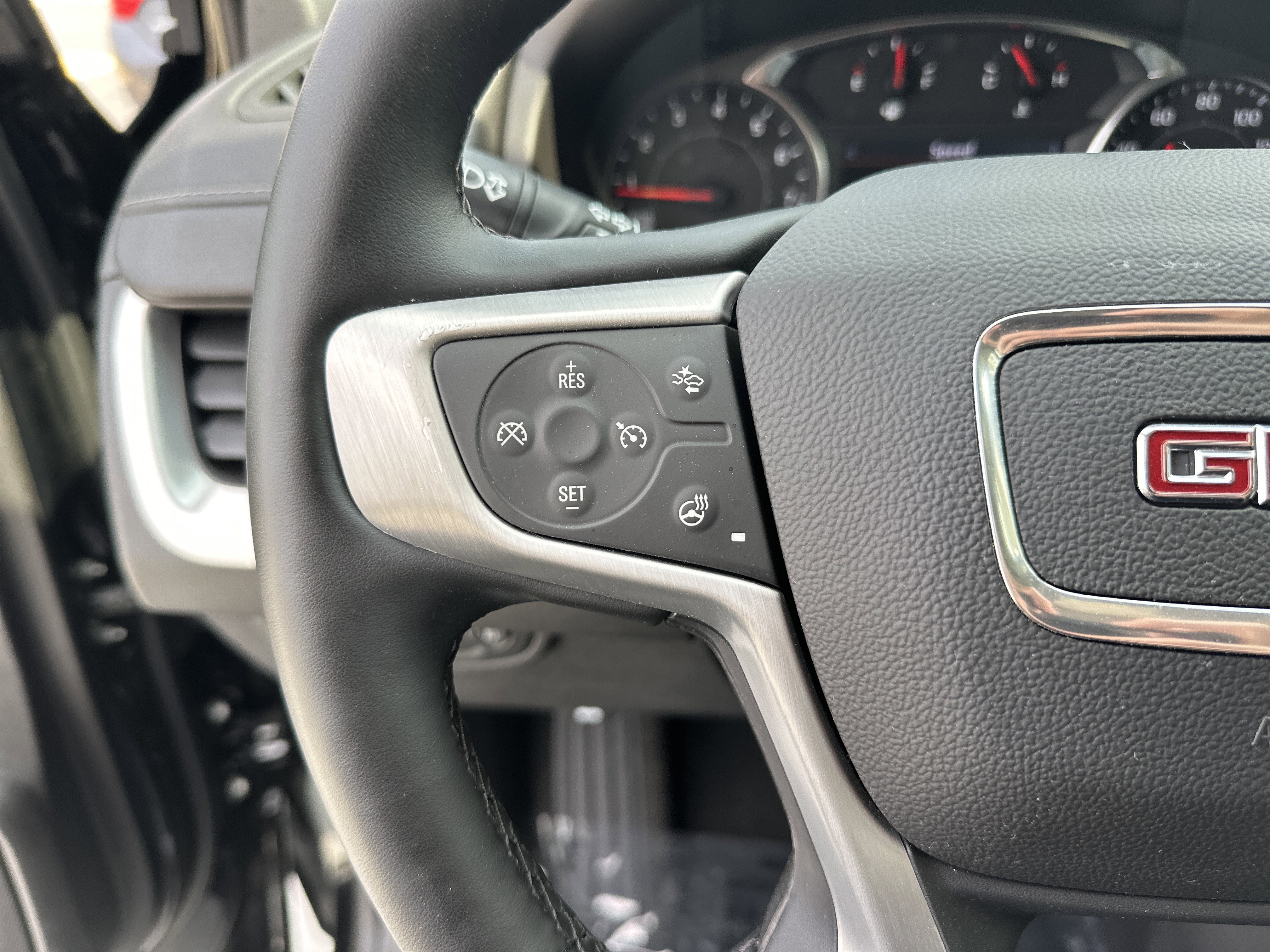 Used 2024 GMC Terrain SLT w/ Infotainment Package II image 19