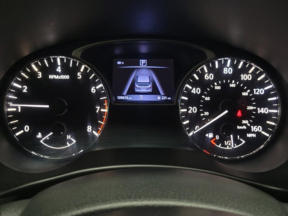 Used 2018 Nissan Pathfinder SV image 23