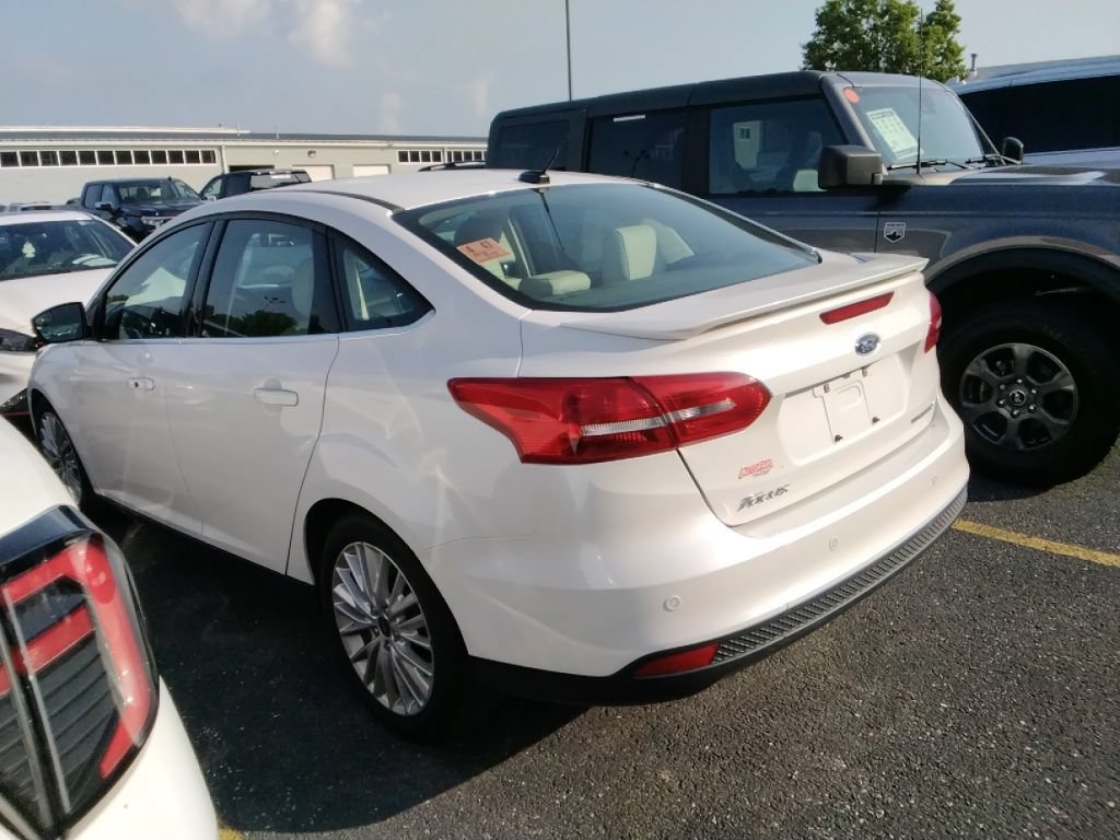 Used 2018 Ford Focus Titanium FWD image 11
