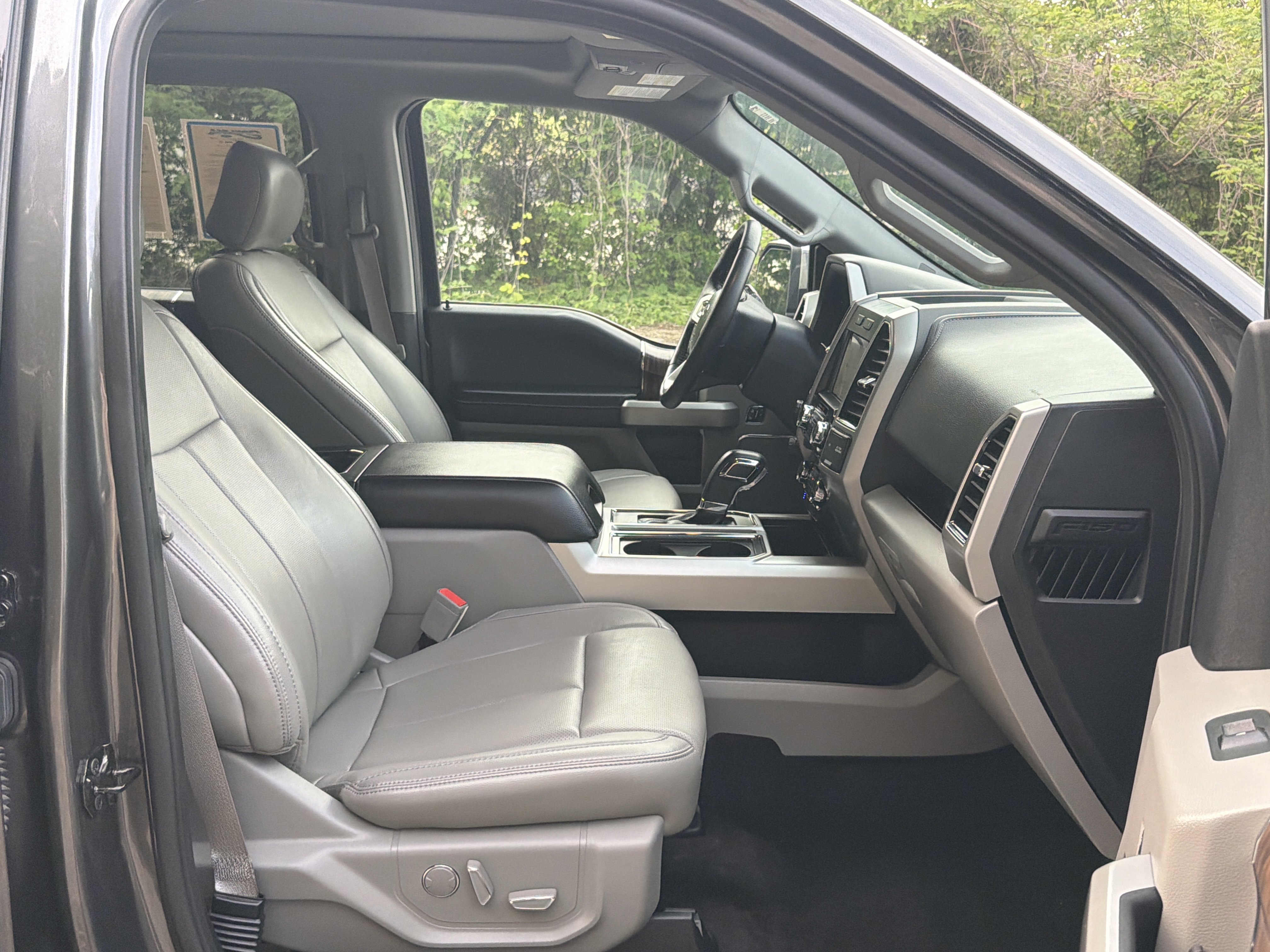 Used 2018 Ford F150 Lariat RWD image 19