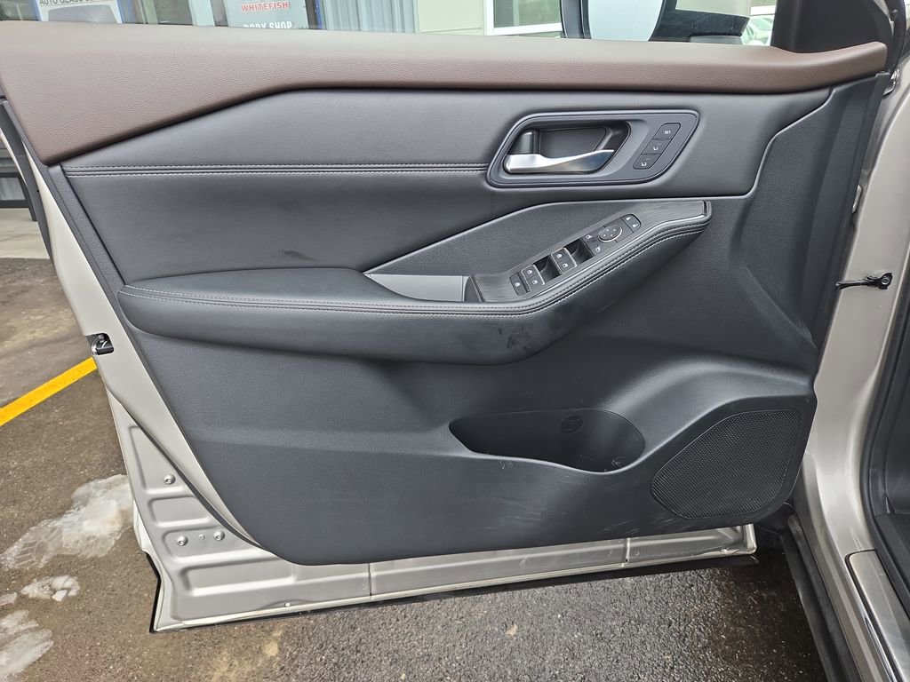 Used 2023 Nissan Rogue SL w/ SL Premium Package AWD/4WD image 12