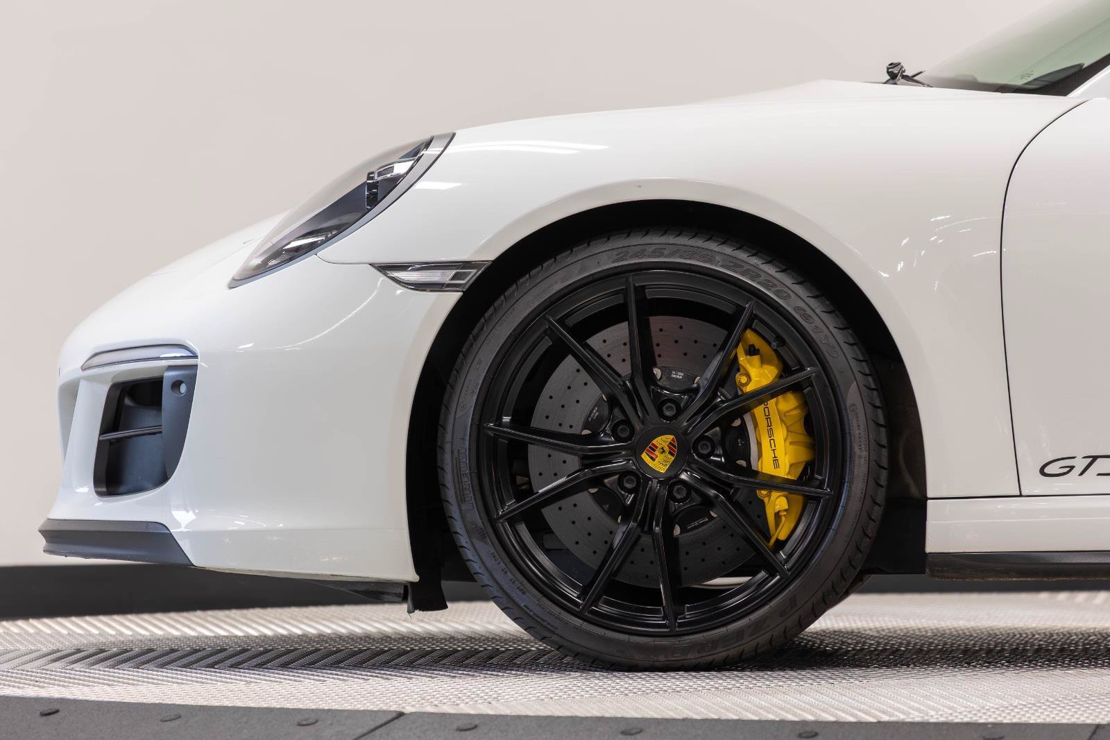 Used 2019 Porsche 911 Carrera GTS RWD image 10
