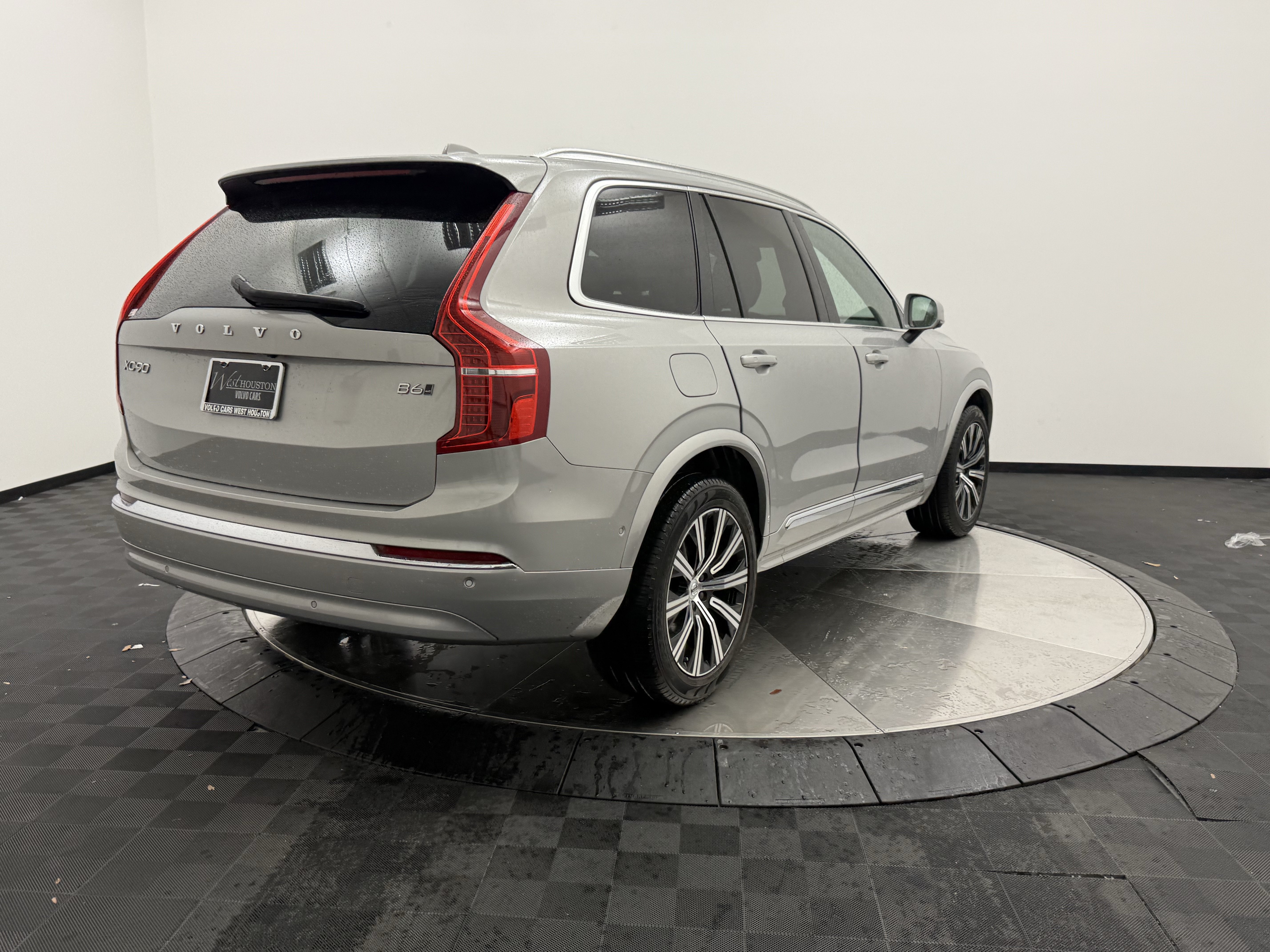 Used 2023 Volvo XC90 B6 Plus w/ Protection Package AWD/4WD image 8
