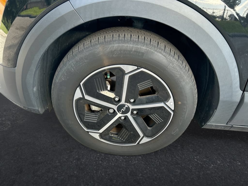 Used 2024 Kia Niro LX FWD image 10