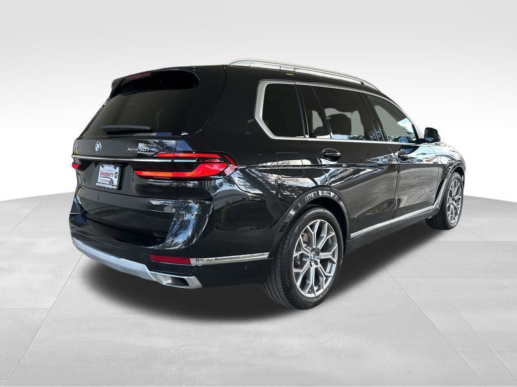 Used 2025 BMW X7 xDrive40i image 3