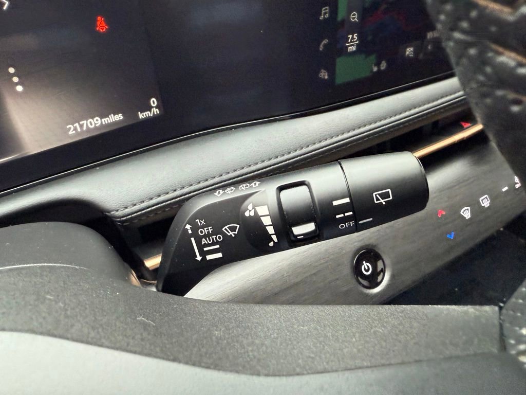 Certified 2023 Nissan Ariya AWD image 31