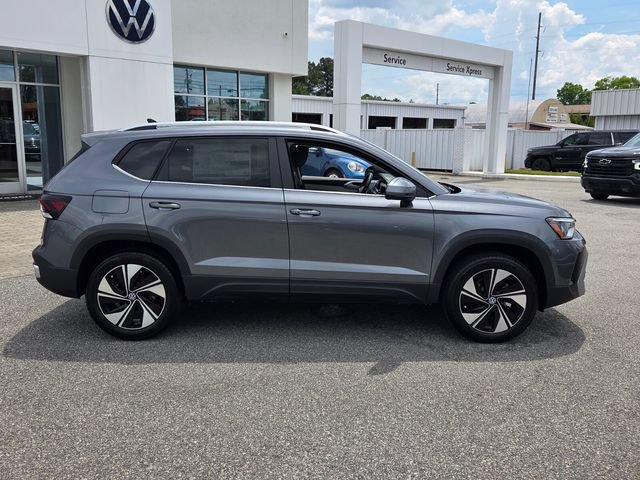 New 2026 Volkswagen Taos SE AWD/4WD image 14
