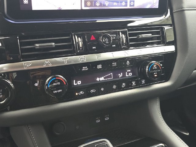New 2026 Nissan Pathfinder SL w/ SL Premium Package FWD image 33