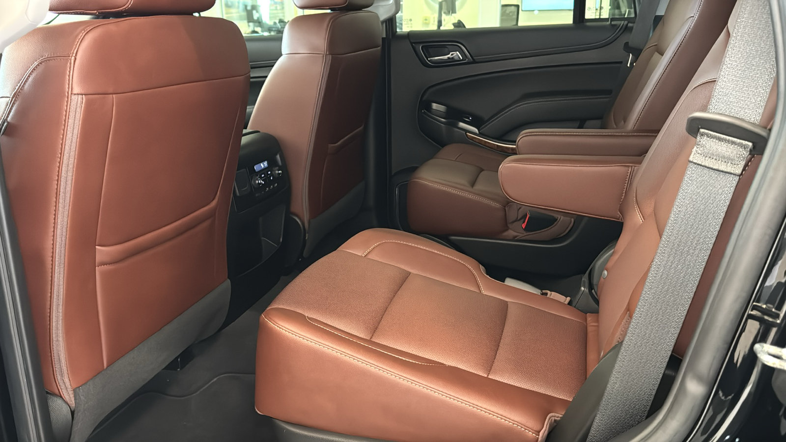 Used 2020 Chevrolet Tahoe Premier w/ Premier Plus Edition AWD/4WD image 28